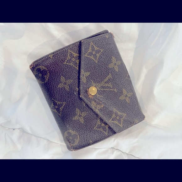Authentic Louis Vuitton Monogram Envelope Wallet - Picture 2 of 11